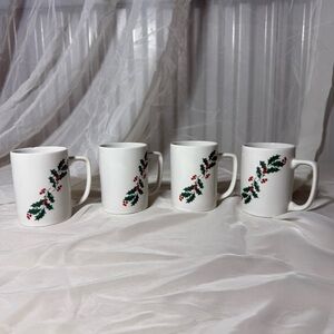 4 Vintage Christmas Holiday Tea / Coffee Mugs, Festive Holly, Imported China
